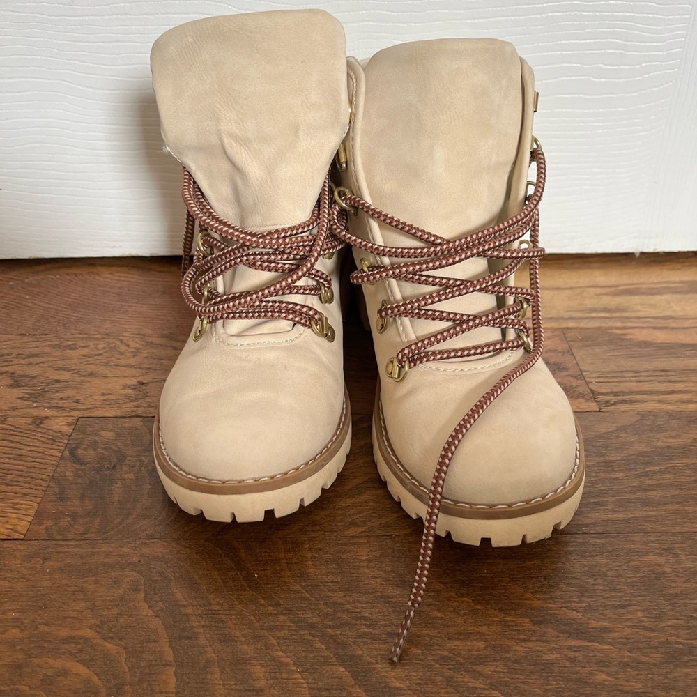 Women's Cream Lace-Up Ankle Boots St John’s Bay Chunky Heel Size 8 1/2 - Picture 5 of 11